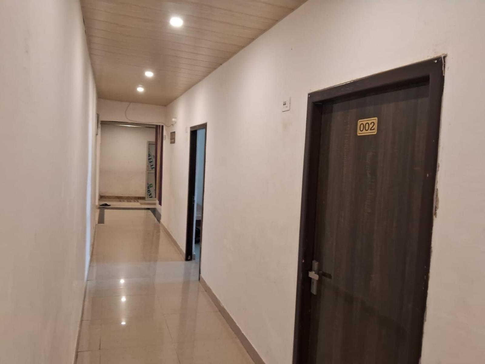 Rk Lawns Hotel Gonda ภายนอก รูปภาพ